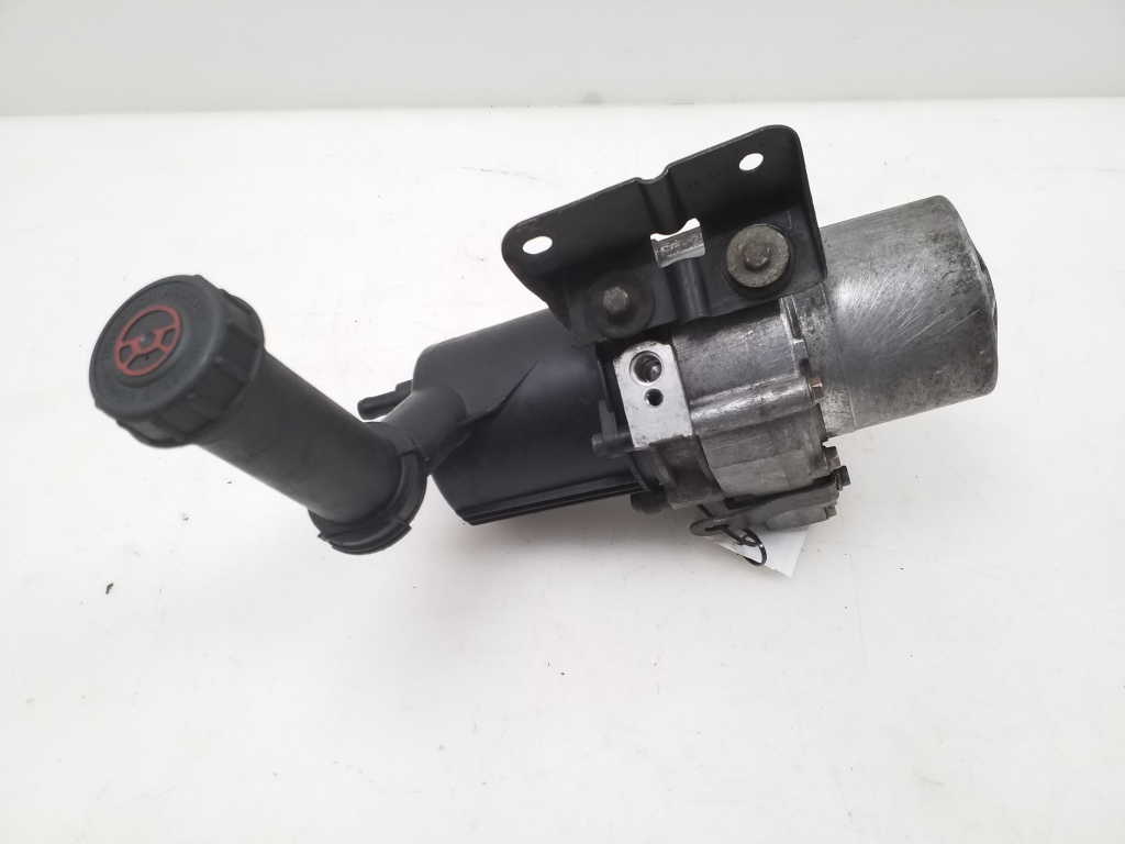 Used Peugeot 307 Power steering pump and its components