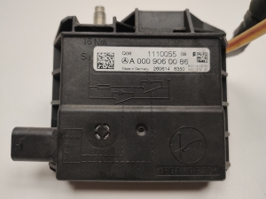 Mercedes Benz C-Class 205 (2014–2021) Plussjuhtme klemm A0009060086 - 2