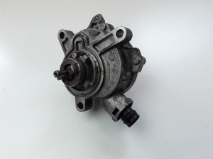  Vacuum pump 