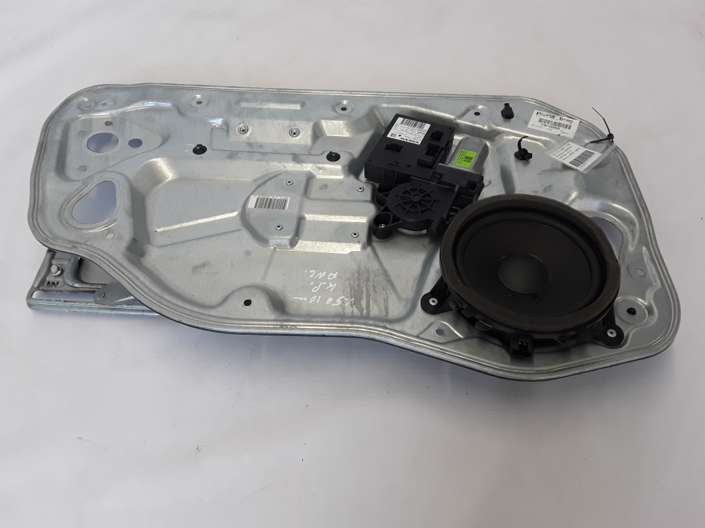 VOLVO V50 1 generation (2003-2012) Lève-vitre de porte avant gauche 30753143 21080389