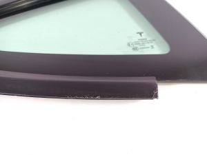 Tesla Model 3 3 (2016–2024) Seitenscheibe hinten (Karosserie) 1514979 - 3