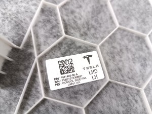 Tesla Model 3 3 (2016–2024) Salona konsoles cita detaļa 1561492 - 2