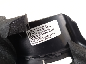 Tesla Model 3 3 (2016–2024) Interior trim of the rear strut 1086285 - 3
