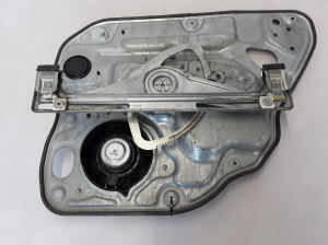 VOLVO V50 (2004–2012) Rear side door window regulator 8679082 - 3