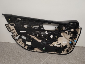 Mercedes Benz C-Class 205 (2014–2021) Esiukse polster A2057205611 - 3