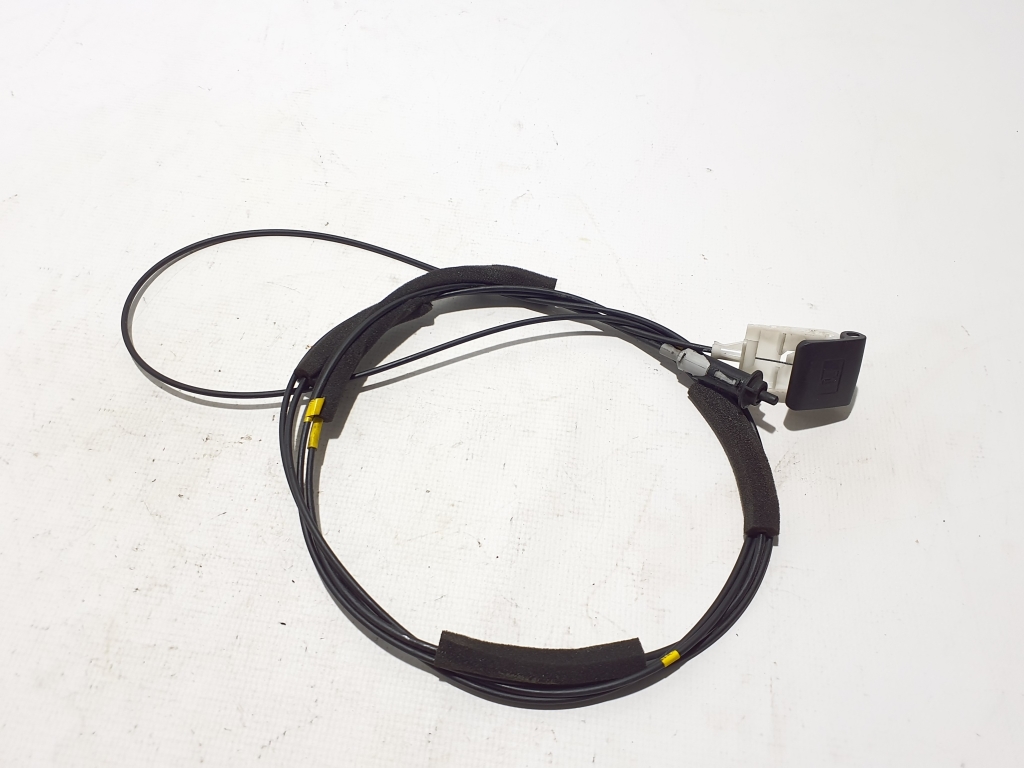 TOYOTA Land Cruiser 70 Series (1984-2024) Fuel Tank Opening Cable 7703560100 24385475