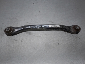 Rear axle link - 551002S050