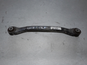 Rear axle link - 551002S050