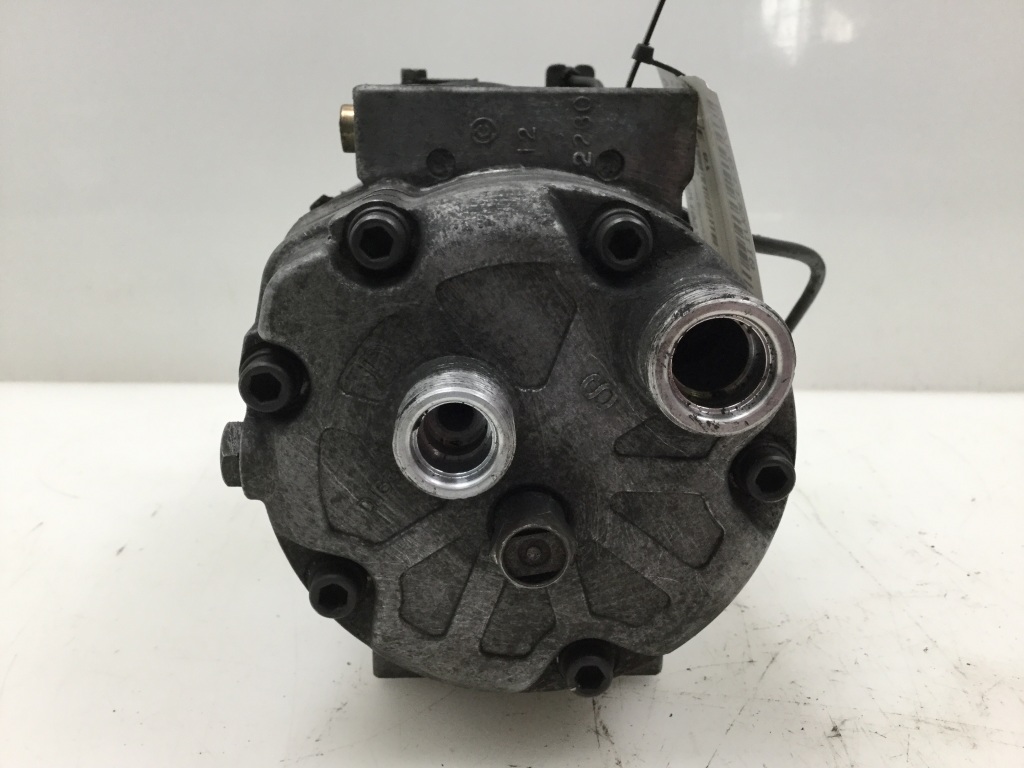 Used Volkswagen Passat Air conditioner compressor 8D0260805