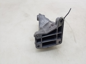 Mercedes Benz E-Class W212 (2009–2015) Engine bracket A6422235404 - 3