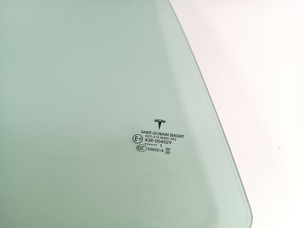 TESLA Model 3 1 generation (2017-2024) Dešinys šoninių durų stiklas 107790599C 24294793