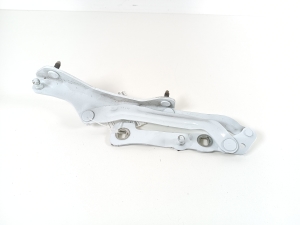 Trunk lid hinge - 1667398-00-B