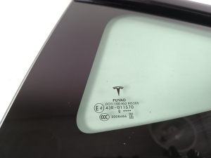 Tesla Model 3 3 (2016–2024) Seitenscheibe hinten (Karosserie) 151497801C - 2