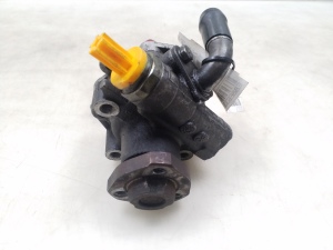 Roolivõimendi pump - 7M0145157A 