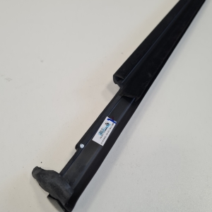 BMW 5 SERIES G30 (2016–2026) Außenfensterdichtung vordere Tür 51337404026 - 2