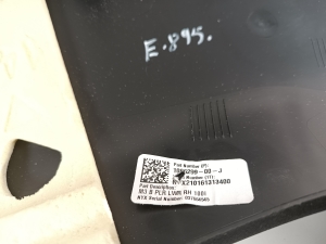 Tesla Model 3 3 (2016–2024) Vidējā statņa iekšējā apdare 108629900J - 4