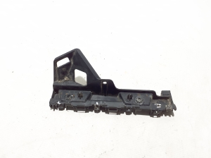 Front bumper bracket - 622217405R