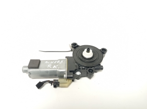   Fensterhebermotor vorne  - 824502P000 