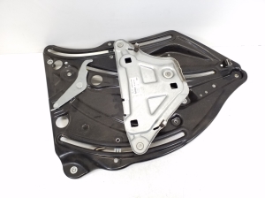 Mercedes Benz E-Class W207 (2009–2017) Rear fork windscreen lifter and its components A2076701403 - 4