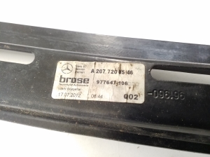 Mercedes Benz E-Class W207 (2009–2017) Priekšējo durvju logu pacēlājs A2077200546 - 3