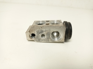 Kia Sorento (2009–2014) Konditsioneeri vooliku ventiil T416230571 - 2