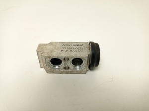   Air conditioner hose valve  - T416230571 