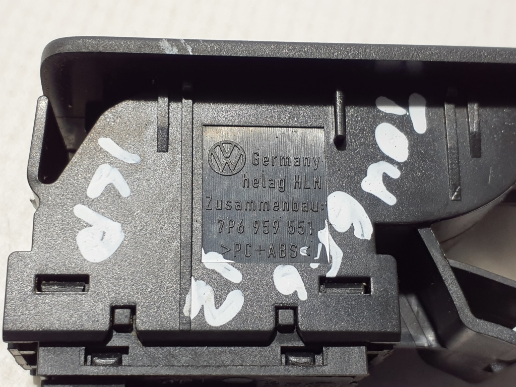 VOLKSWAGEN Touareg 2 generation (2010-2018) Back cover Open Switches 7P6959551 24817234