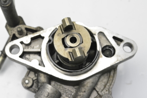 Opel Astra H (2004–2010) Vaakumpump 55193232 - 3