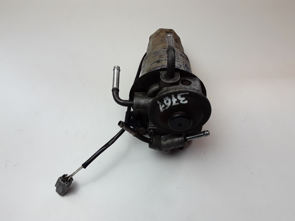 TOYOTA Avensis 2 generation (2002-2009) Degvielas filtra korpuss 233800R010 24453796