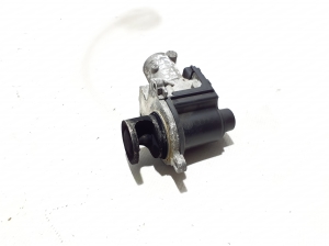  EGR valve 