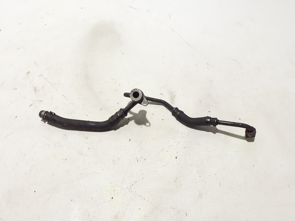 VOLKSWAGEN Touareg 2 generation (2010-2018) Oil return hose 057121598 24485308