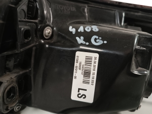 TOYOTA Corolla (2018–2026) Feu arrière d’angle 81560-02D11 - 2