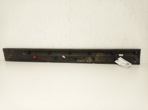 Kia Sorento (2009–2014) Front door molding 877242P000 - 4