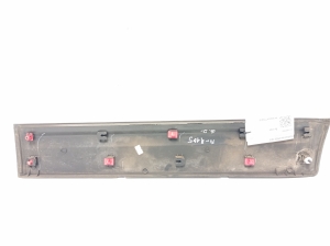 Kia Sorento (2009–2014) Rear side door molding 877342P000 - 2
