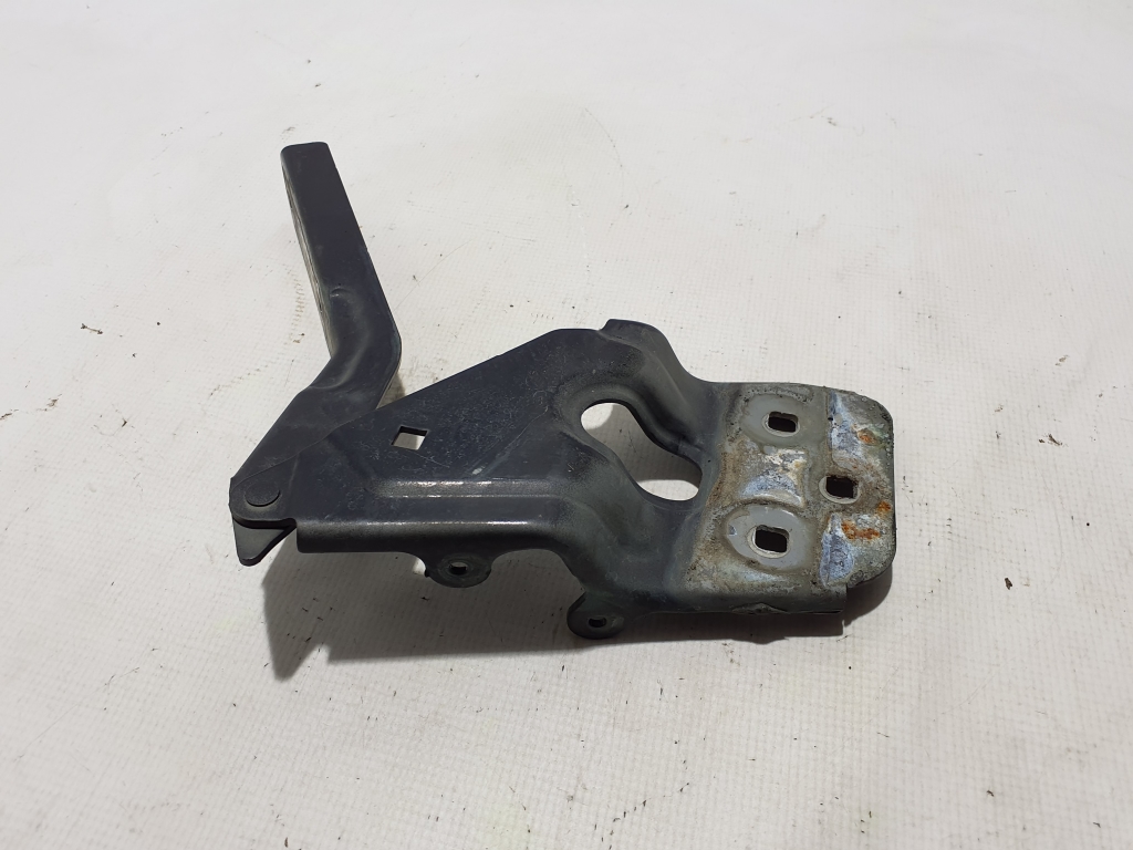 VOLKSWAGEN Touareg 2 generation (2010-2018) Front Right Bonnet Hinge 7P6823302 24459235