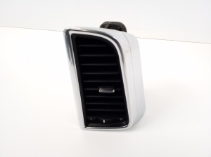  Interior panel ventilation grilles 