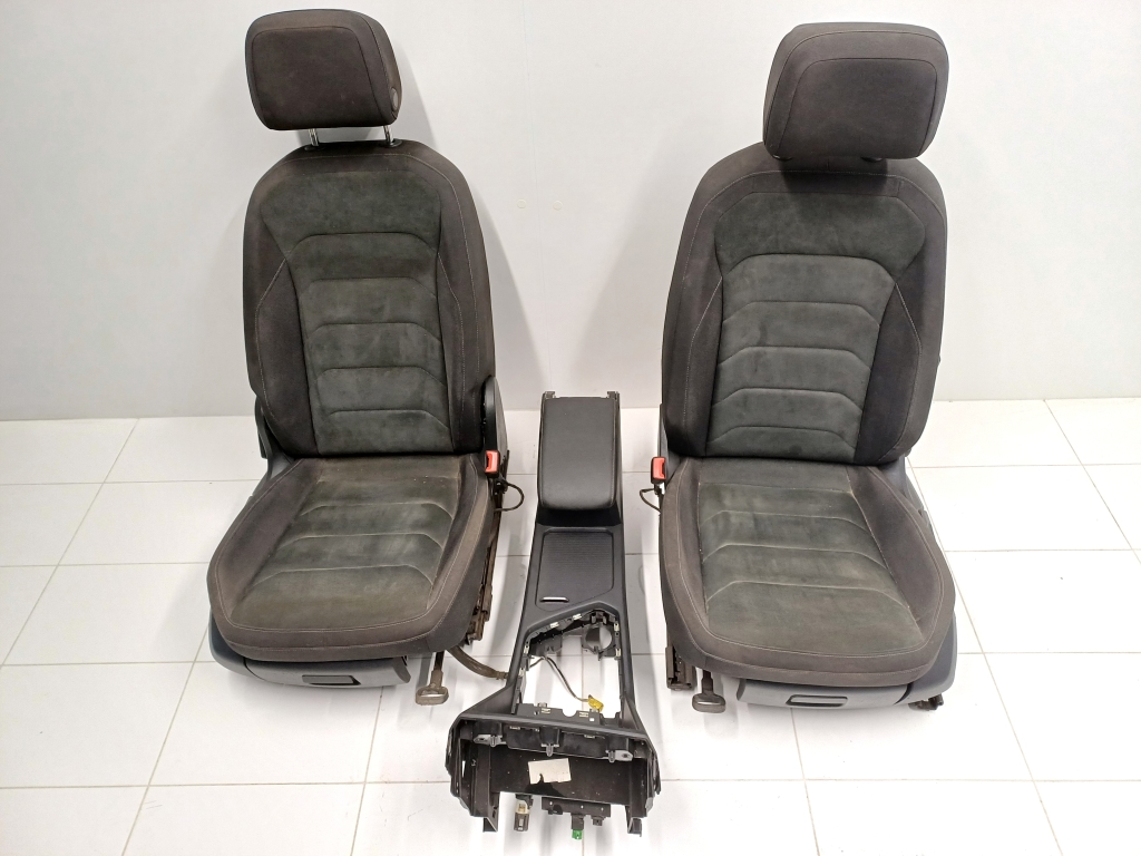VOLKSWAGEN Tiguan 2 generation (2016-2024) Εσωτερικά καθίσματα με κιτ καρτών πόρτας 5NA885375E 24832456