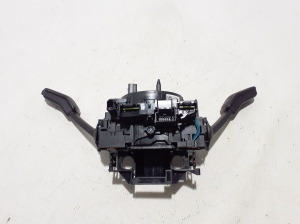 Volkswagen Golf VII (2012–2026) Switch and its parts - 4