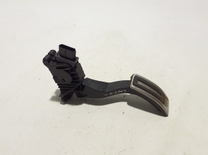   Accelerator pedal  - 5Q1723503H 