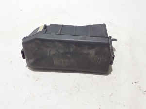   Sicherungskastengehäuse unter der Motorhaube  - 2Q0907361B 