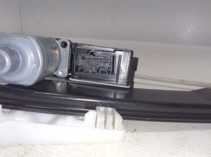 Skoda Kamiq (2019–2026) Aizmugurējo durvju logu pacēlājs 654839461 - 3