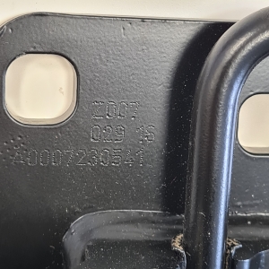 Mercedes Benz Sprinter 901-904 (1995–2000) Front door top hinge A0007230541 - 3