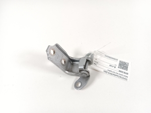 Charnière de porte latérale arrière inférieure - 68780-02080