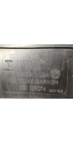 Tesla Model 3 3 (2016–2024) Sonstiges Teil der Heckklappenverkleidung 1132812-00-A - 3
