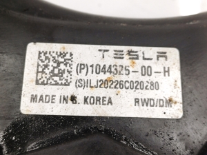 Tesla Model 3 3 (2016–2024) Eesmine õõtshoob 1044326-00-H - 2