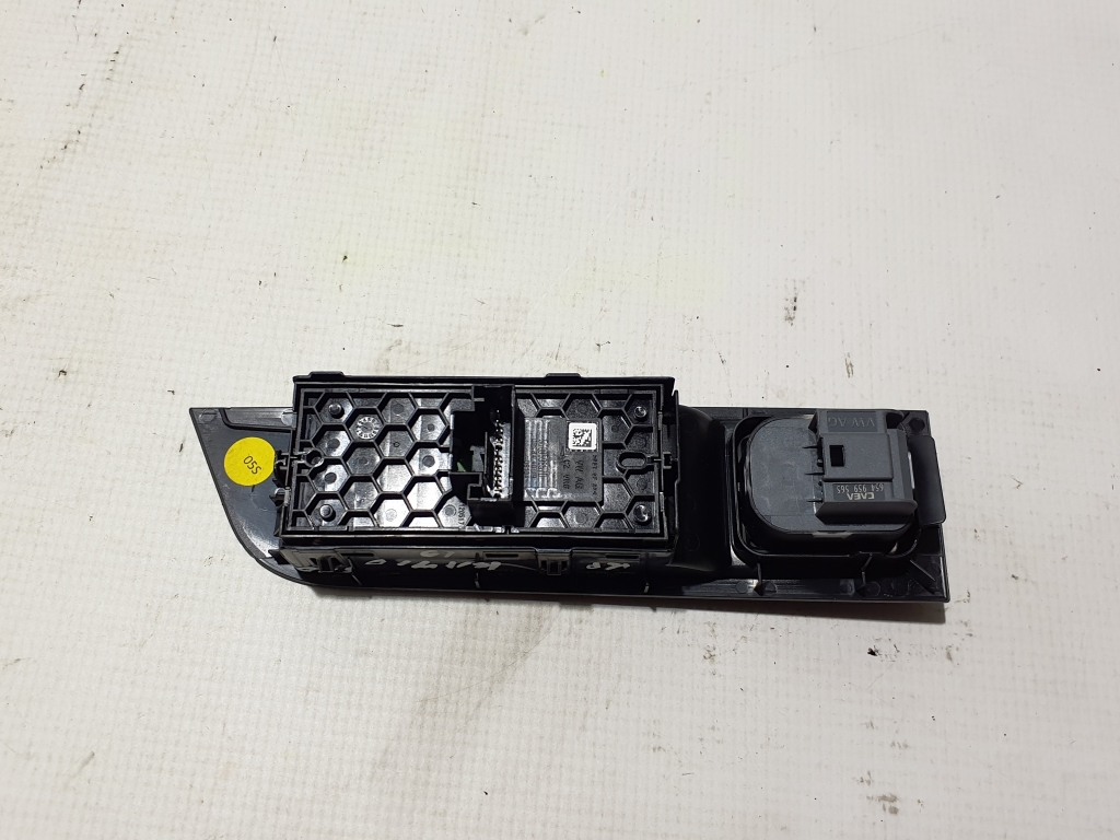 SKODA Kamiq 1 generation (2019-2023) Front Right Door Window Switch 5G0959857D 24452802