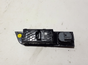 Skoda Kamiq (2019–2026) Front door glass switch 5G0959857D - 3