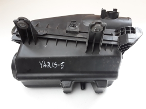 TOYOTA Yaris (2011–2020) Luftfiltergehäuse 0Y070 - 3