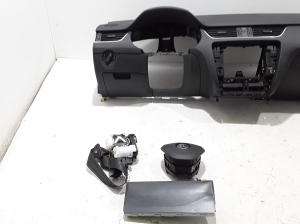 Skoda Octavia III (2013–2019) Armatuurlaud 5E1857007AK - 4