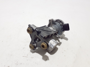  Master cylinder 